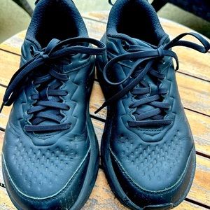 Hoka Women’s Bondi Slip Resistant Work Shoe Black Leather Size 8.5